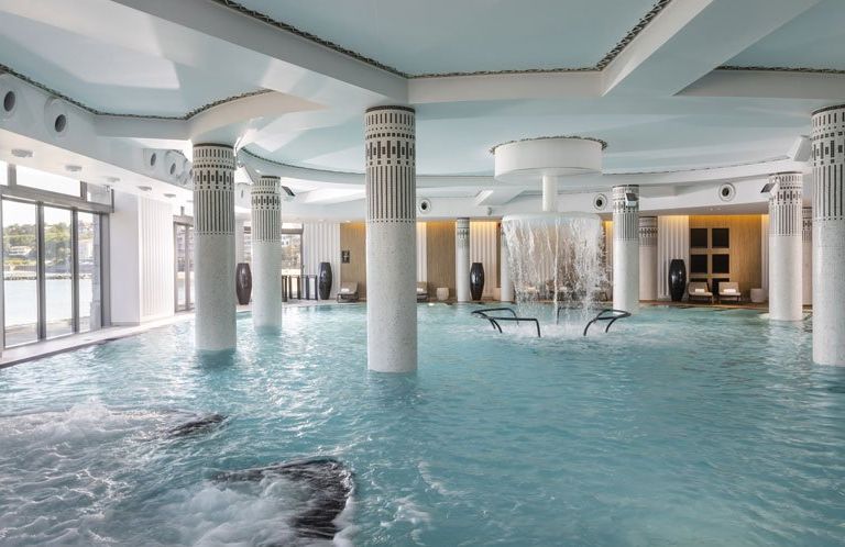Piscine d'eau de mer du spa marin de Thalazur Saint-Jean-de-Luz