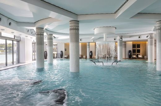 Piscine d'eau de mer du spa marin de Thalazur Saint-Jean-de-Luz